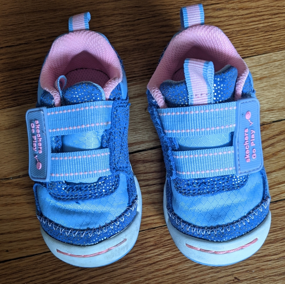 Sketchers sneakers girls 5.5 Blue and pink